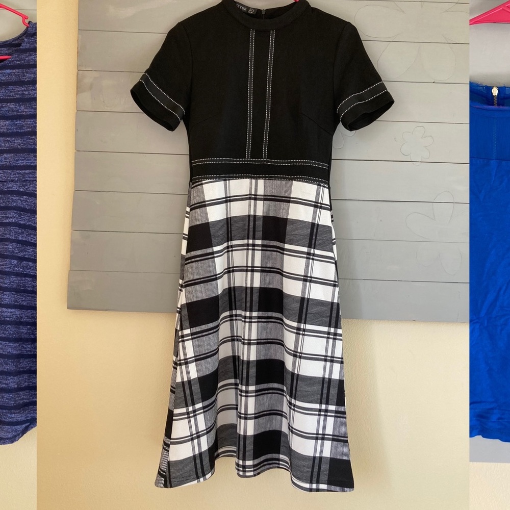 Homeyee size 4 black and white dress.